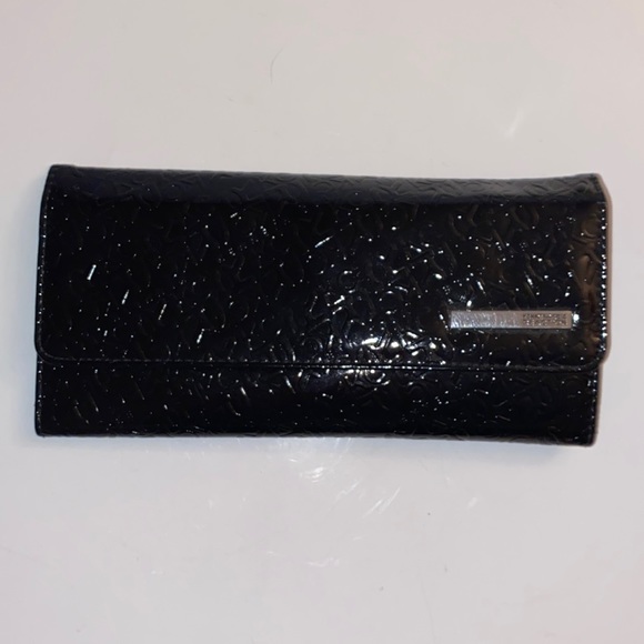 Kenneth Cole Reaction wallet /clutch - Picture 1 of 9